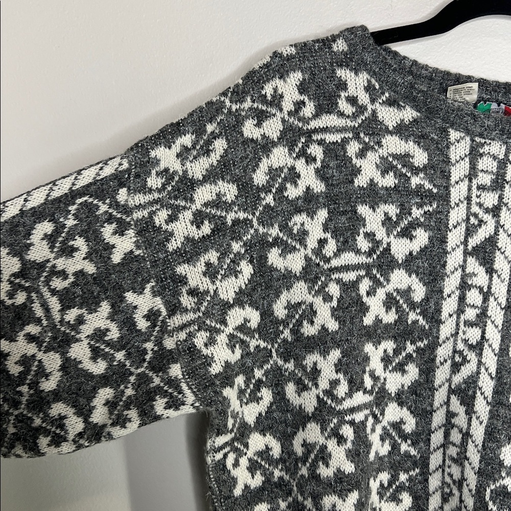 Vintage Colore Made in Italy Wool Blend Gray and White sweater - Picture 5 of 11